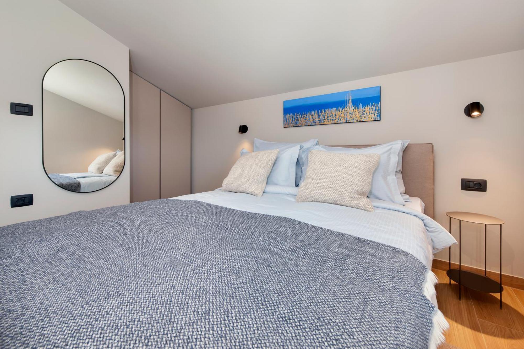 4r Royal Rojnic Apartment