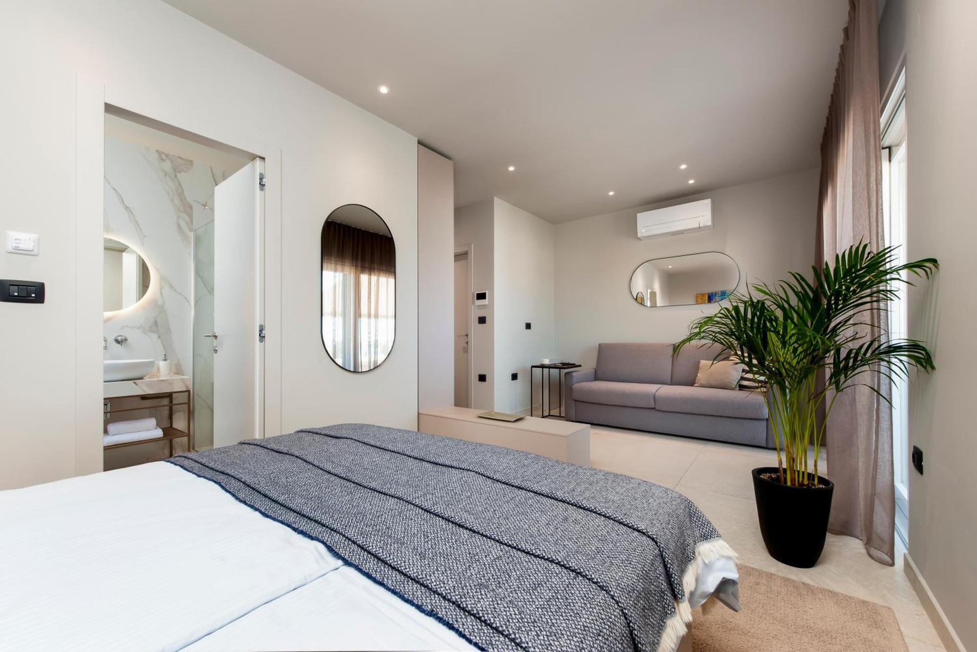 Apartment 4r Royal Rojnic