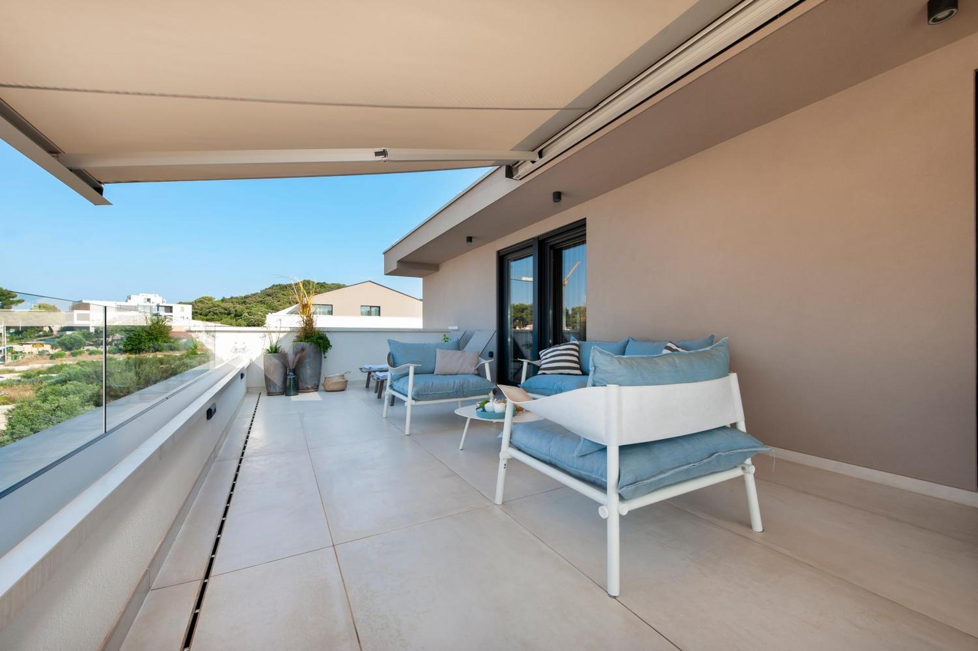4r Royal Rojnic Apartment *