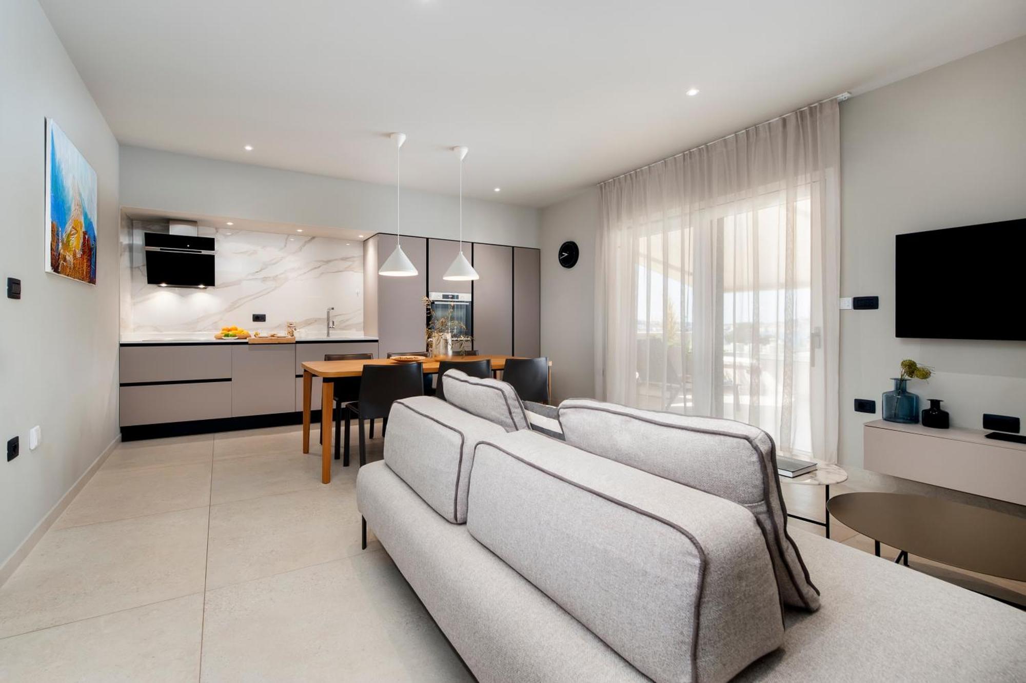 Apartment 4r Royal Rojnic *