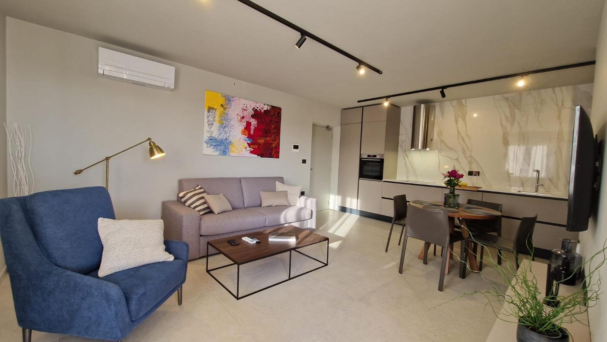 4r Royal Rojnic Apartment